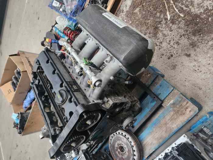 Gros lot pieces 207 S2000 + moteur 1