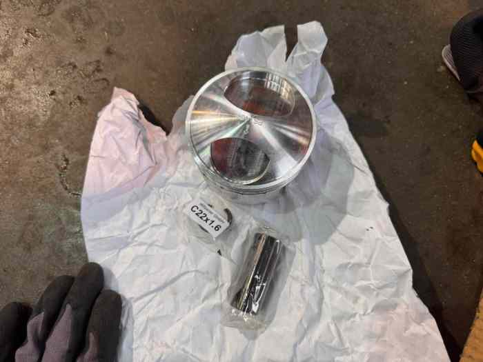 Pistons Wössner PS1409 pour Porsche® 2.7 RS 1