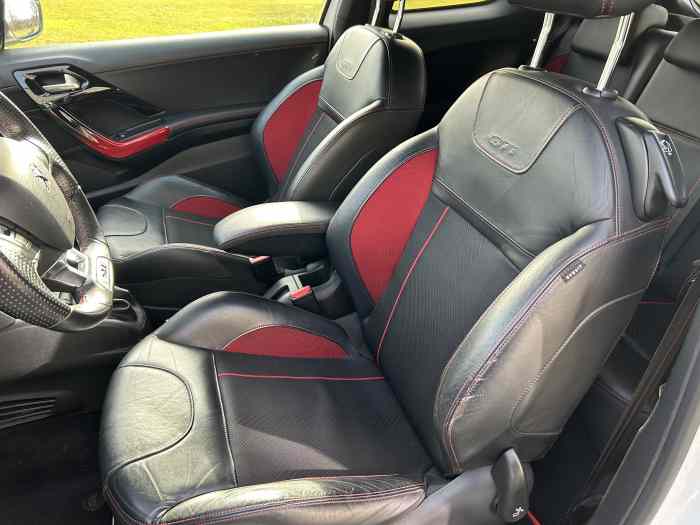 PEUGEOT GTI 1.6 TURBO Parfait état 200CV controle technique ok 5