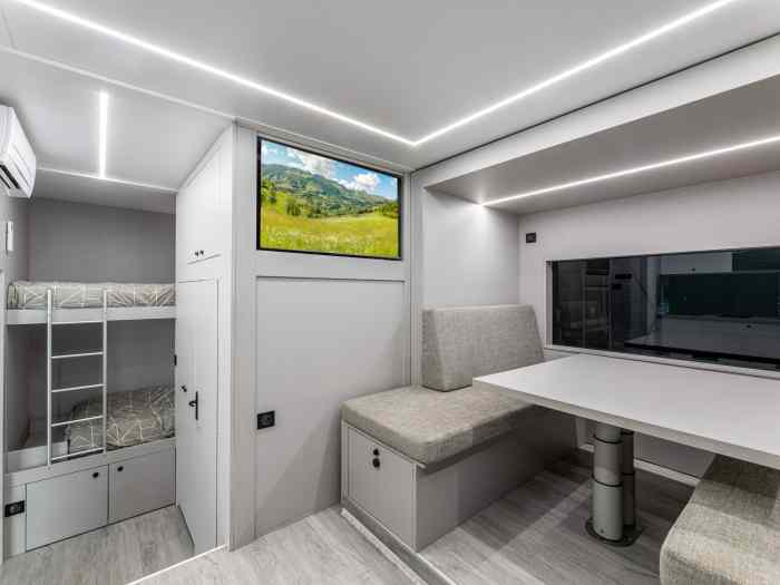 MOTORHOME 2