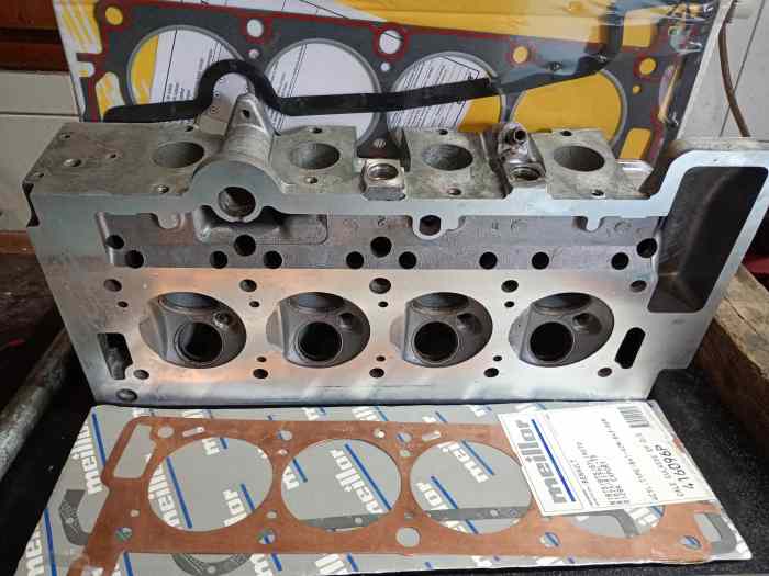 Culasse + pipes admission de renault 1600 injection ou carbu r 17 r 12 r 15 r 16 2