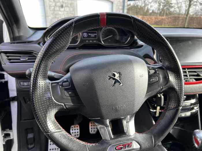 PEUGEOT GTI 1.6 TURBO Parfait état 200CV controle technique ok 4