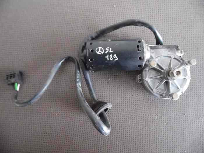 MOTEUR ESSUIE-GLACE A1298202242 / 0390...