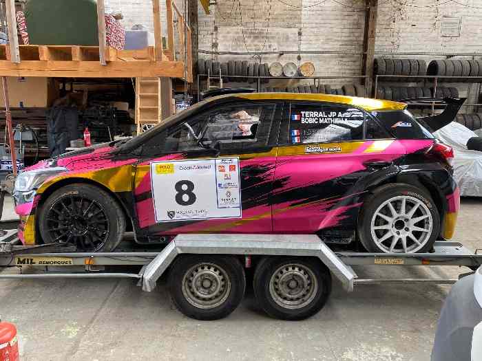 A LOUER HYUNDAI R5 2