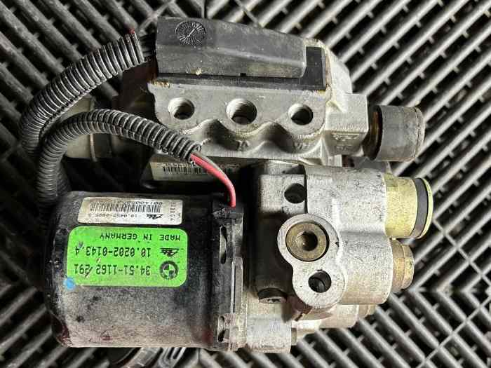 Etriers de freins AV et AR de BMW 318TI compact 2