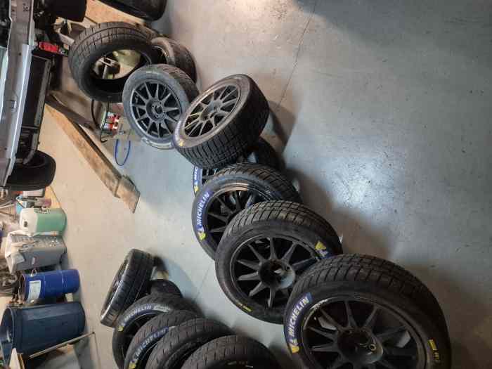 Pneus Michelin 16