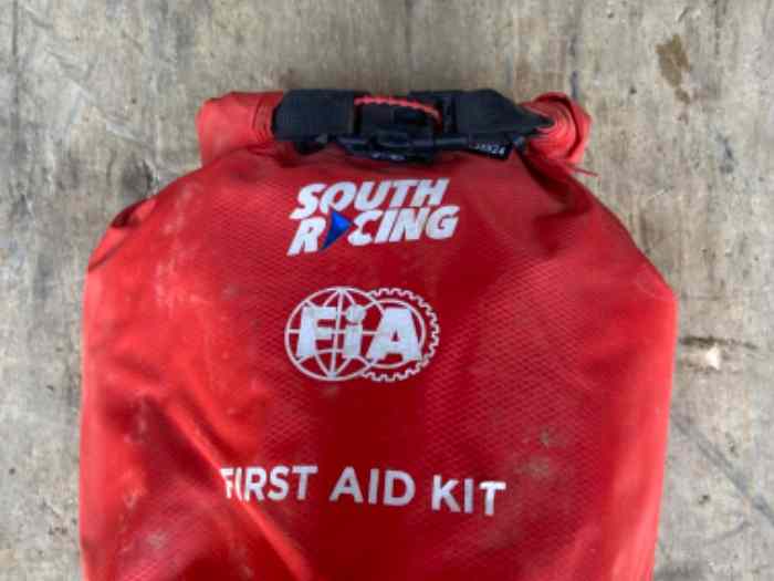 Trousse de secours FIA