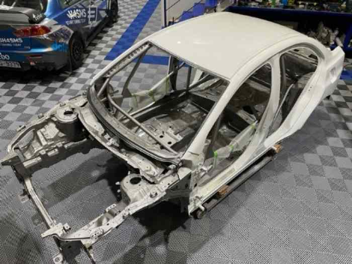 Vend Mitsubishi Lancer Evo X en pieces...