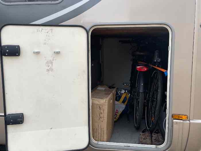 Camping car 3 essieux Bürstner 9 mètres 3