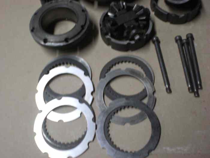 autobloquants divers hewland mk5 ft200 powerflow +zf 356+zf cox a billes +zf cox a disques 1