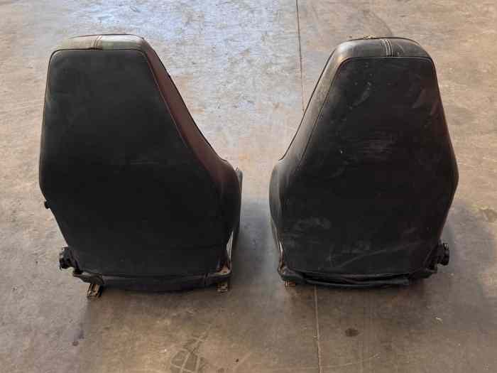Paire de sièges Porsche 930 en cuir noir 1