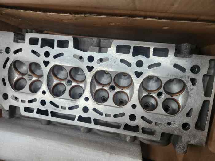 Gros lot pieces 207 S2000 + moteur 2