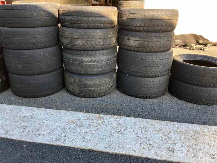 Plusieurs pneus vhc 13 pouces Michelin / Pirelli 3