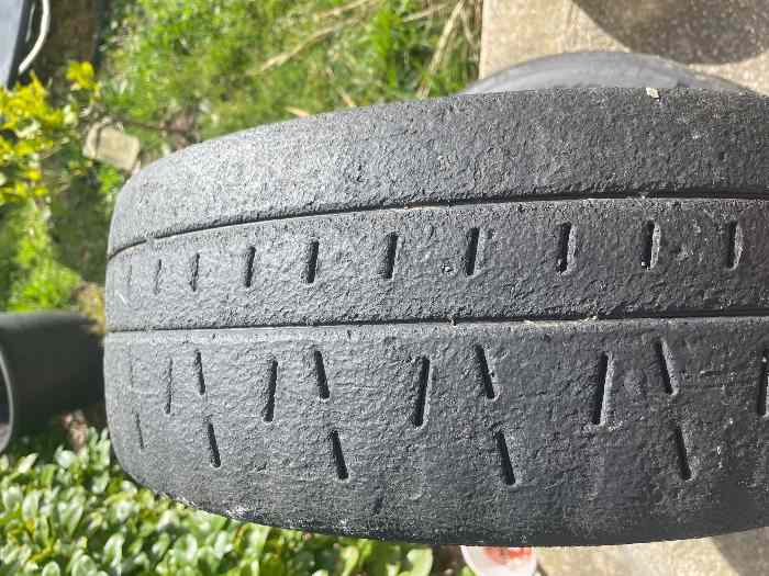 Lot de pneu pirelli rk5 et rk7 15pouces 4