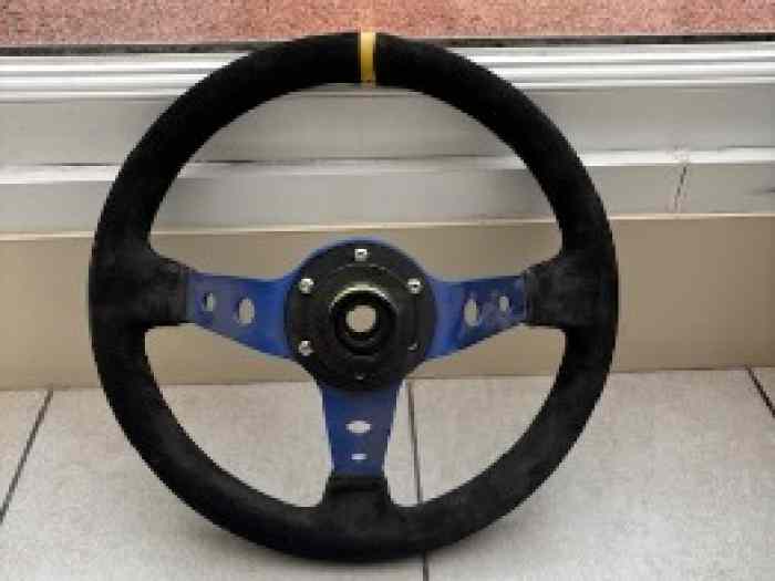 Volant Fia Good Race + moyeu de volant