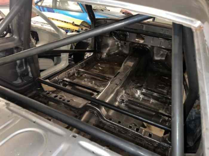 LOT DE 2 CAISSES OPEL MANTA. 5