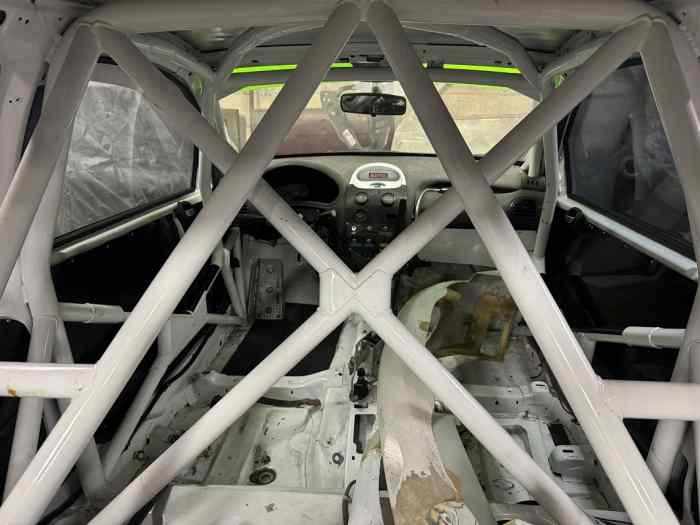 Caisse 206 F2000 type S1600 accidentée...