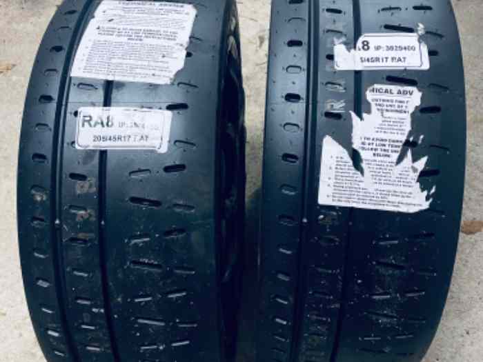 2 pneus Pirelli neuf 17 RA7