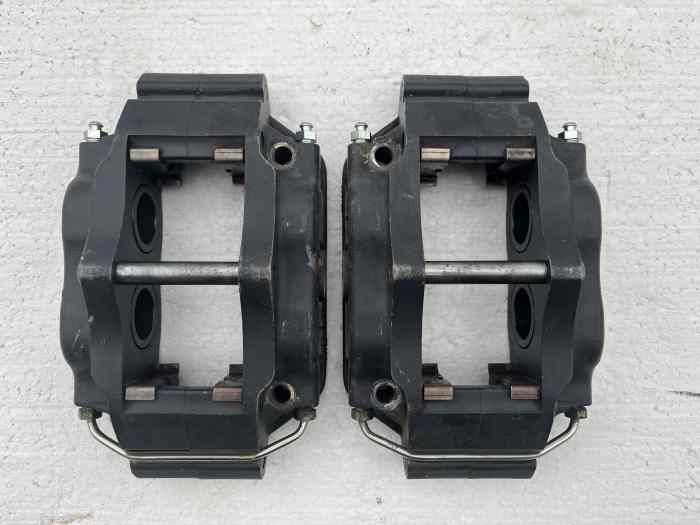 2 étriers AP RACING 4 PISTONS CP5100 1
