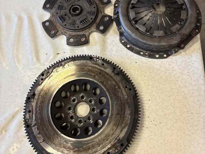 Volant moteur Nisan 3,5 L