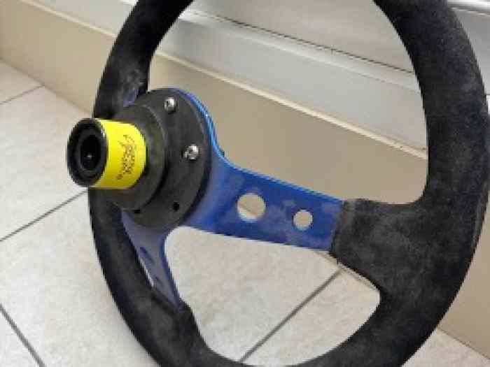 Volant Fia Good Race + moyeu de volant 3