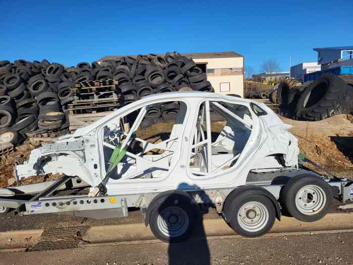 Vds caisse clio rc5 accidentée