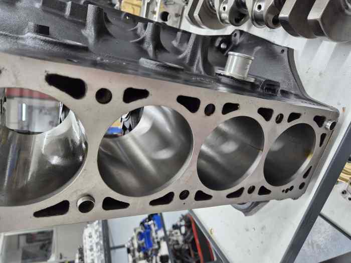 Moteur M12.7 2L Injection électronique 3