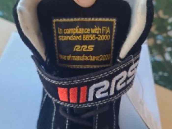 Bottines de rallye homologuées FIA 1