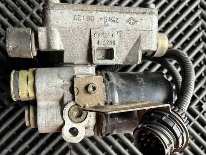 Etriers de freins AV et AR de BMW 318TI compact 1