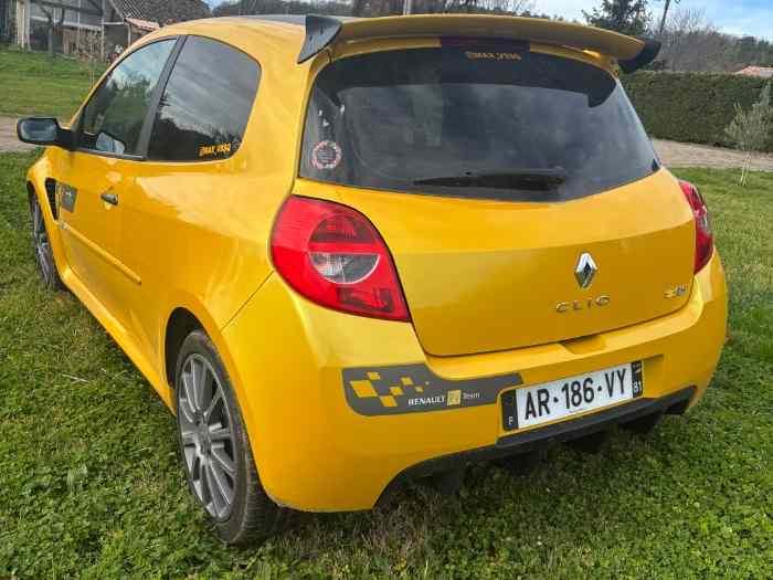Clio 3rs f1 team 1