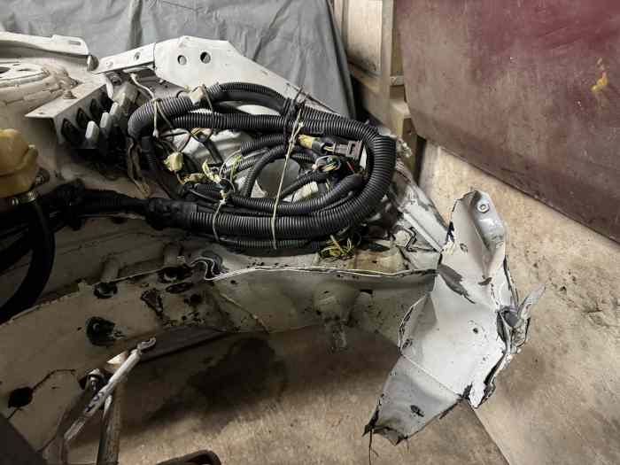 Caisse 206 F2000 type S1600 accidentée 4