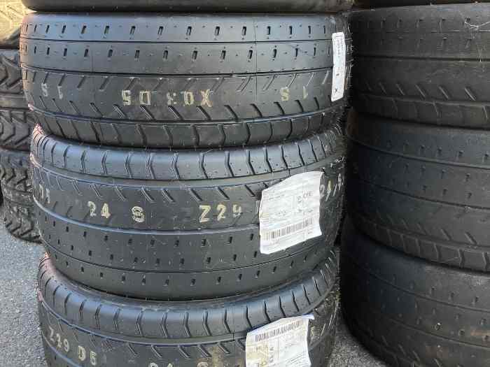 Plusieurs pneus vhc 13 pouces Michelin...