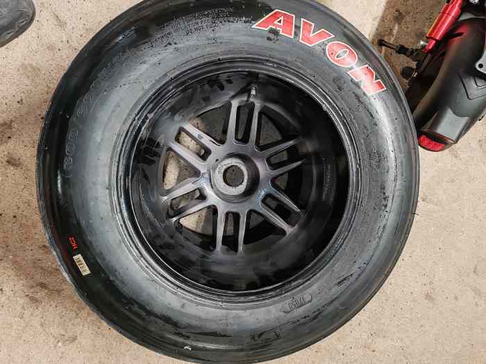 Pneus Avon neuf