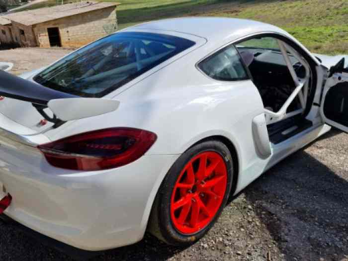 Porsche GT4 CS 4000 kms 5