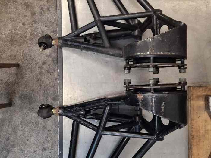 Triangle arrière de Citroen C2 S1600 dernière EVO 1