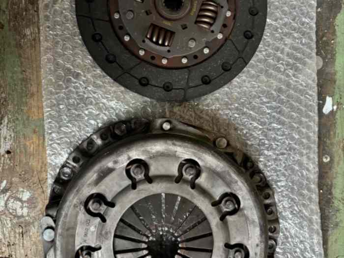 Volant Moteur + Embrayage Peugeot 205 ...