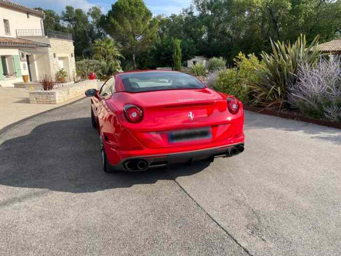 Superbe Ferrari California T 2017 – État Exceptionnel 2