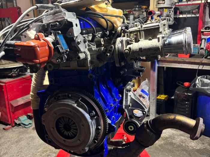 205 f2012 moteur refait à neuf 1