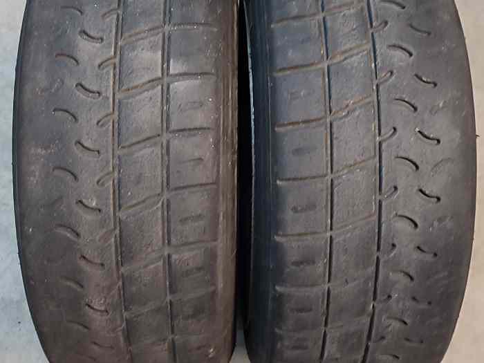 Vends 2 pneus super soft Yokohama en 1...