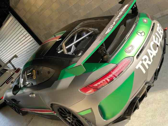 MERCEDES AMG GT4 2018 1
