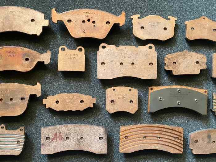 Jeu de plaquettes carbone Lorraine RC5...