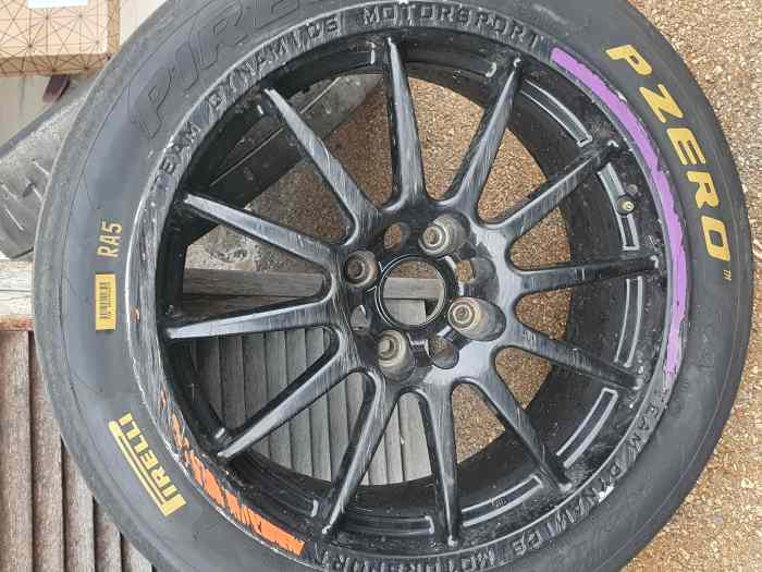 Pneus Pirelli RA5 17p