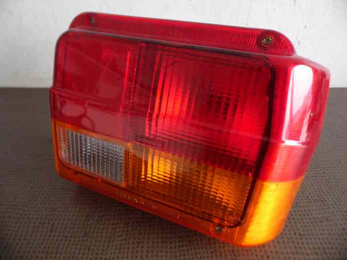 FEU ARRIERE DROIT AUSTIN / MG METRO