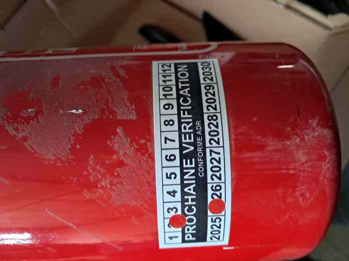 Extincteur poudre 2 kg 1