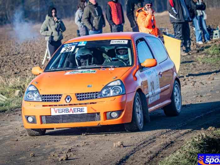 Clio 2 F2000