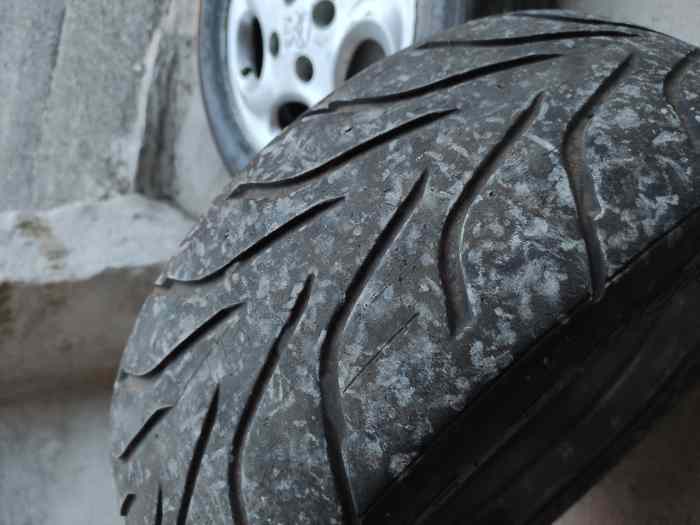 4 jantes Peugeot 14 pouces + 4 slicks KUMHO / TOYO 2
