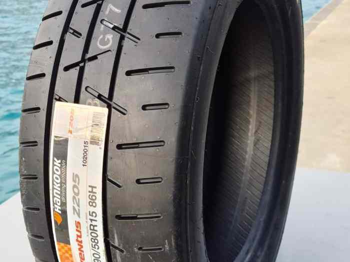 Promo sur hankook neufs Z205 dispos