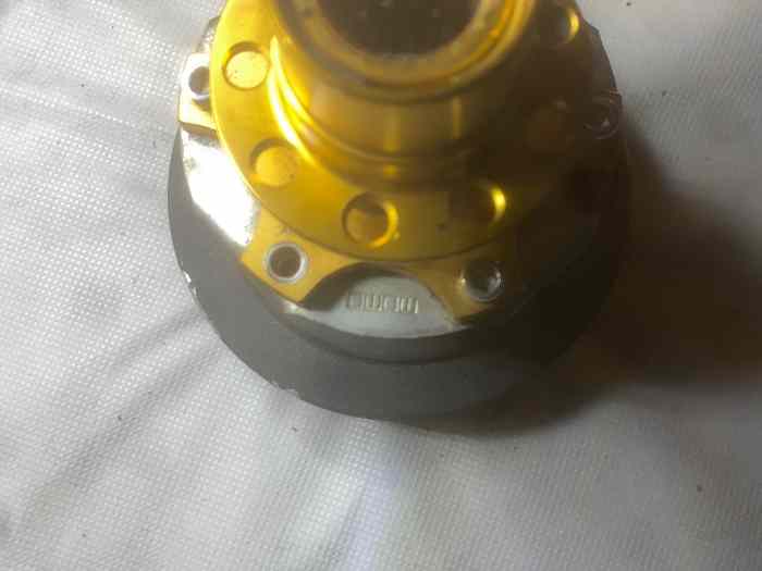 Volant MOMO avec adaptateur 2