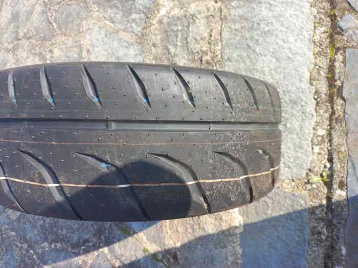 4 pneus toyo r888r neuf 195/50/15 0