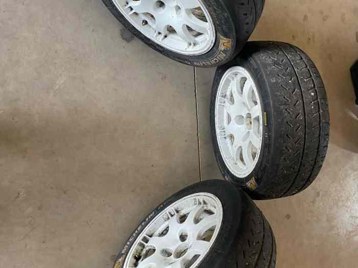 Lot de roues Speedline et pneus Michelin en 15 pouces pour Peugeot 205 : 5